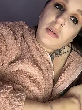 menaceswife online show from 1, 3, 2025