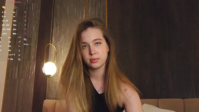 LoraineLuff online show from 12, 3, 2025