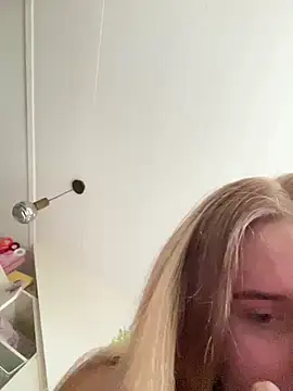 Snapshot of yourhornyslut chatting on 27, 2, 2025 yourhornyslut online show from 27, 2, 2025