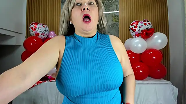 Snapshot of Danna_topless chatting on 13, 2, 2025 Danna topless online show from 13, 2, 2025