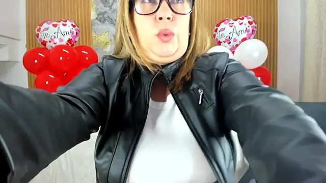 Snapshot of Danna_topless chatting on 17, 2, 2025 Danna topless online show from 17, 2, 2025