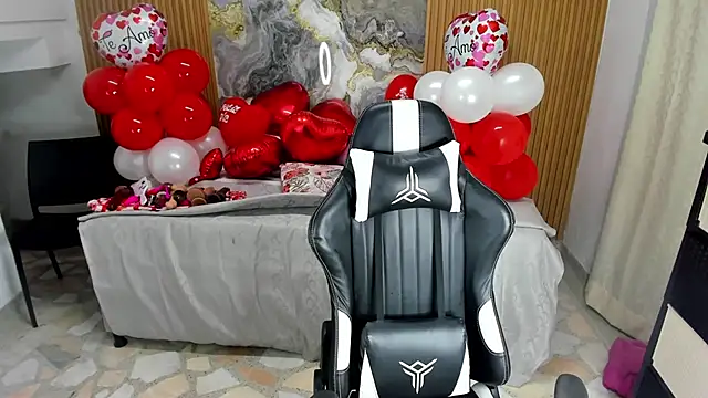 Snapshot of Danna_topless chatting on 19, 2, 2025 Danna topless online show from 19, 2, 2025