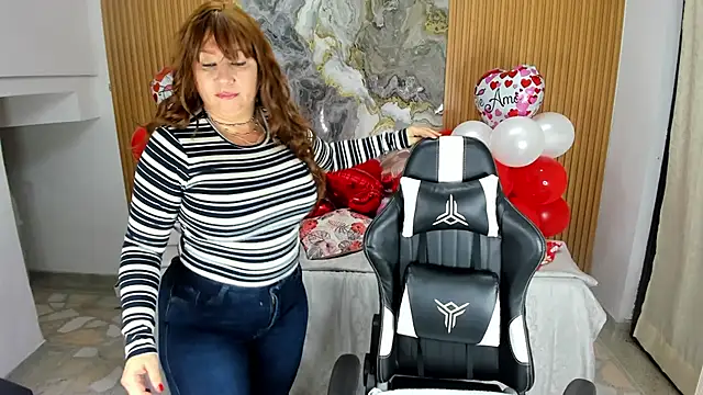 Snapshot of Danna_topless chatting on 20, 2, 2025 Danna topless online show from 20, 2, 2025