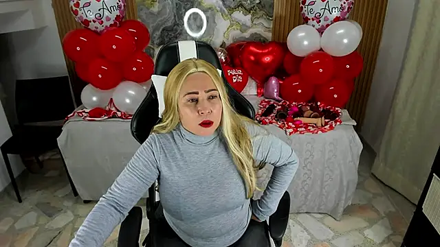 Snapshot of Danna_topless chatting on 21, 2, 2025 Danna topless online show from 21, 2, 2025