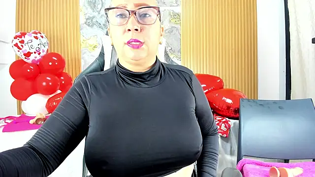 Snapshot of Danna_topless chatting on 17, 3, 2025 Danna topless online show from 17, 3, 2025