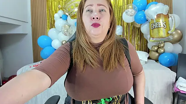 Snapshot of Danna_topless chatting on 3, 10, 2025 Danna topless online show from 3, 10, 2025