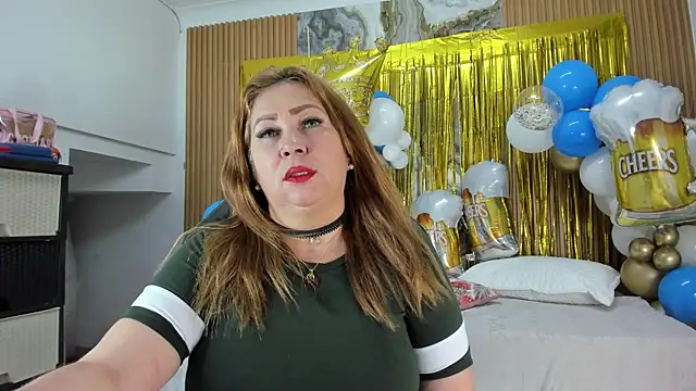 Snapshot of Danna_topless chatting on 6, 10, 2025 Danna topless online show from 6, 10, 2025