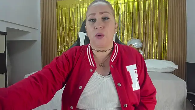 Snapshot of Danna_topless chatting on 14, 10, 2025 Danna topless online show from 14, 10, 2025