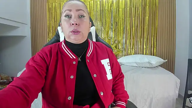 Snapshot of Danna_topless chatting on 16, 10, 2025 Danna topless online show from 16, 10, 2025