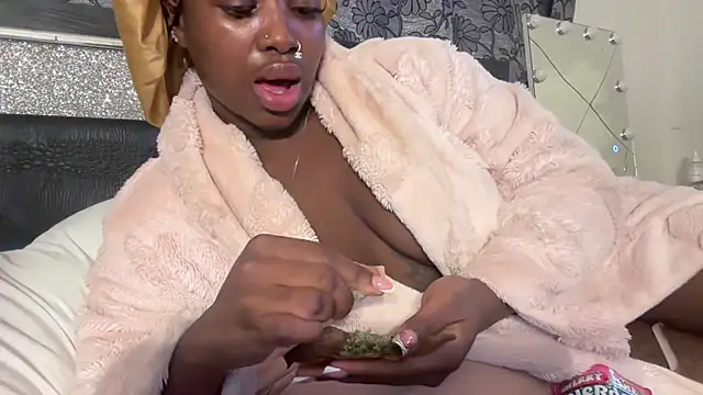 Snapshot of londonsfantasy chatting on 15, 11, 2025 londonsfantasy online show from 15, 11, 2025