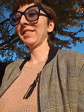 lovelylucyy online show from 19, 12, 2025