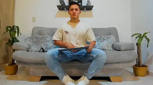 julian wallace online show from 20, 1, 2025