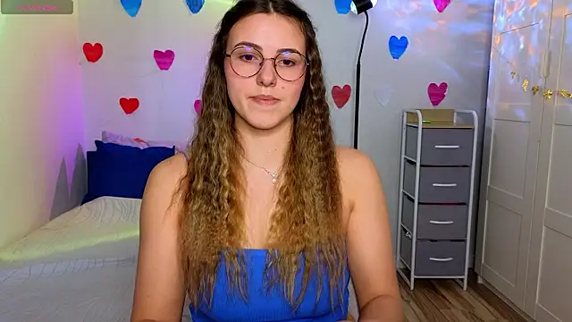 sophia euphoriaa online show from 6, 2, 2026