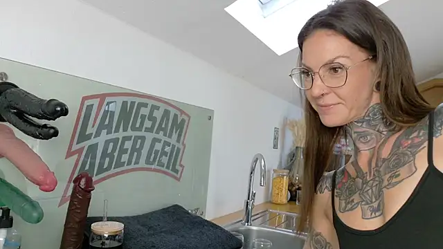 BrownieyQueen online show from 12, 9, 2025