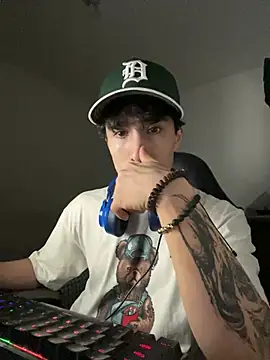 gojo satoru 18 online show from 17, 4, 2026