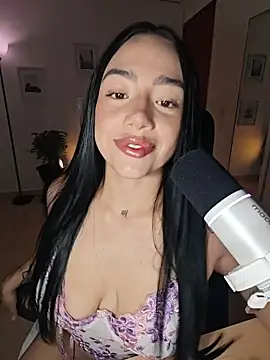 Snapshot of helena_smith chatting on 23, 7, 2026 helena smith online show from 23, 7, 2026