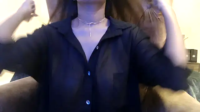 Snapshot of chhui_mui chatting on 20, 2, 2025 chhui mui online show from 20, 2, 2025