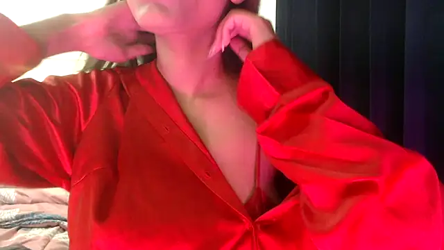 Snapshot of chhui_mui chatting on 6, 10, 2025 chhui mui online show from 6, 10, 2025