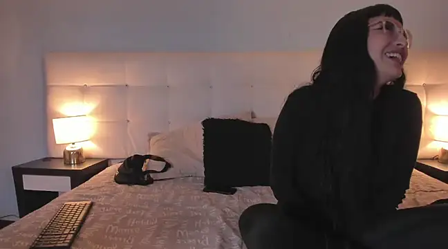 Snapshot of Zowi_Hottiee chatting on 1, 2, 2025 Zowi Hottiee online show from 1, 2, 2025