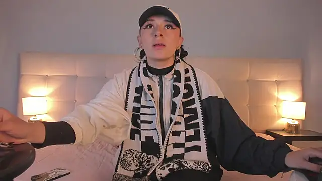 Snapshot of Zowi_Hottiee chatting on 5, 2, 2025 Zowi Hottiee online show from 5, 2, 2025