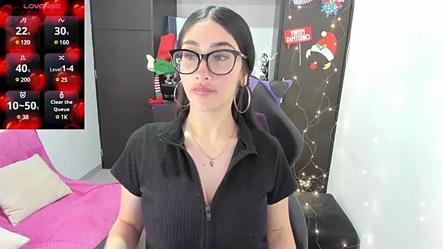 Snapshot of Emilytafur chatting on 11, 12, 2024 Emilytafur online show from 11, 12, 2024