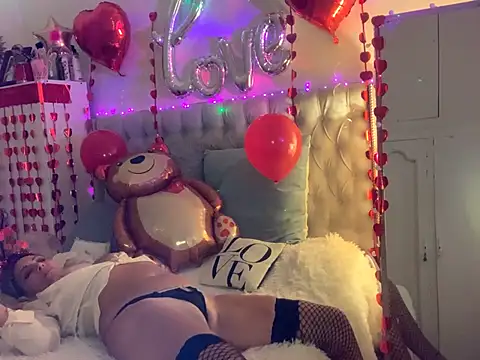 lolavalecuatro online show from 16, 2, 2025