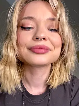 Snapshot of dollfromvenus chatting on 25, 9, 2025 dollfromvenus online show from 25, 9, 2025