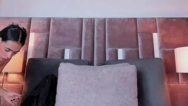 Snapshot of Nia_Bunny chatting on 19, 11, 2025 Nia Bunny online show from 19, 11, 2025