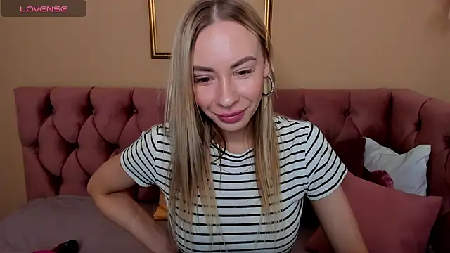 Snapshot of Diana_Garrett chatting on 23, 3, 2025 Diana Garrett online show from 23, 3, 2025