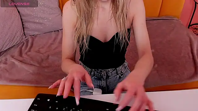 Diana Garrett online show from 26, 11, 2025