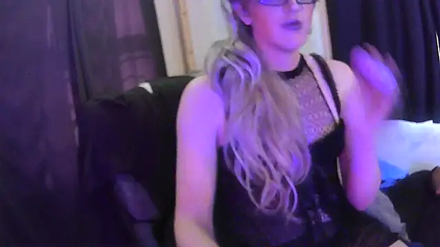 Snapshot of sexyblondetrans chatting on 19, 2, 2025 sexyblondetrans online show from 19, 2, 2025