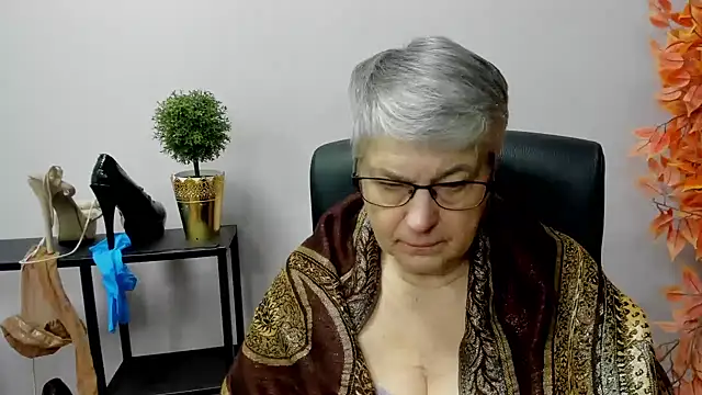 IrisDream online show from 2, 1, 2025