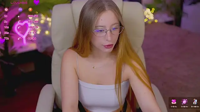 SilverrMoon online show from 9, 10, 2025