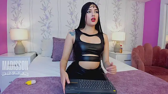 MadissonBacker online show from 9, 12, 2024