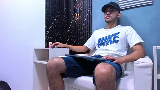 Snapshot of Liam_crox chatting on 17, 12, 2024 Liam crox online show from 17, 12, 2024