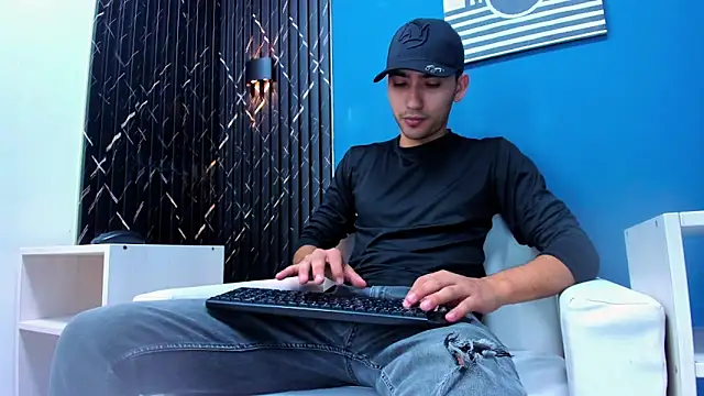 Snapshot of Liam_crox chatting on 7, 2, 2025 Liam crox online show from 7, 2, 2025