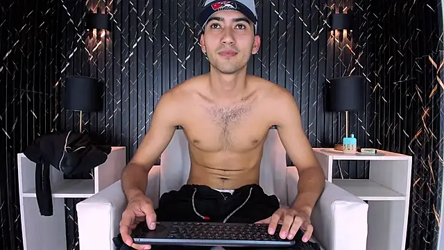 Snapshot of Liam_crox chatting on 18, 2, 2025 Liam crox online show from 18, 2, 2025