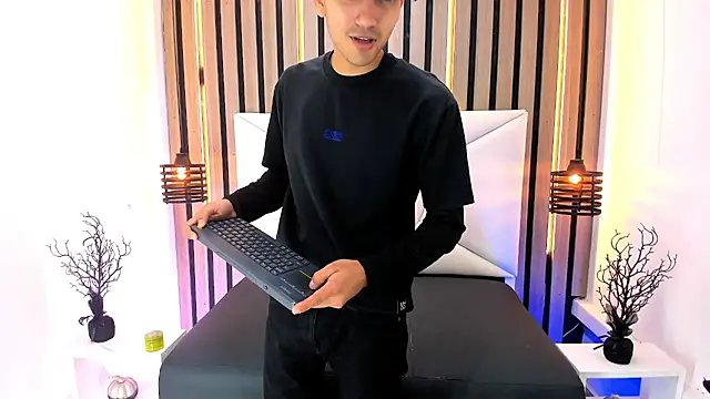 Snapshot of Liam_crox chatting on 27, 2, 2025 Liam crox online show from 27, 2, 2025