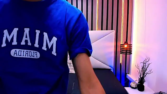 Snapshot of Liam_crox chatting on 12, 3, 2025 Liam crox online show from 12, 3, 2025