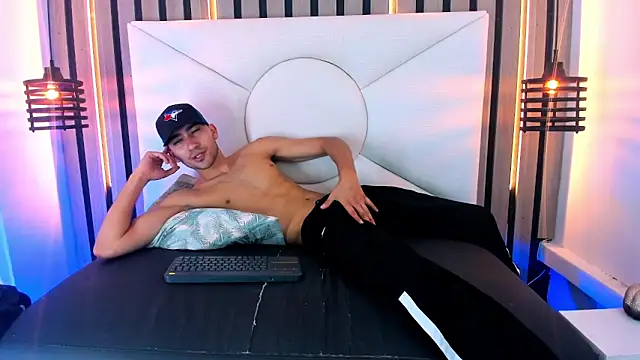 Snapshot of Liam_crox chatting on 14, 3, 2025 Liam crox online show from 14, 3, 2025