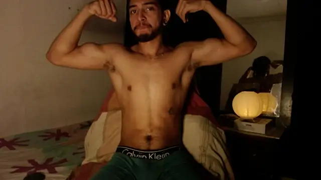 Snapshot of maxximus_100 chatting on 10, 1, 2025 maxximus 100 online show from 10, 1, 2025