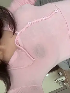 Krismil3 online show from 12, 4, 2026