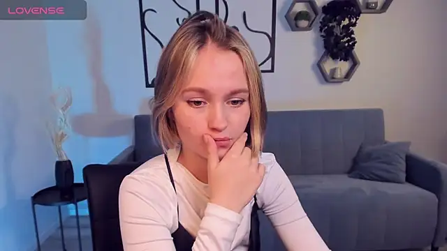 BritnieCute online show from 3, 12, 2024