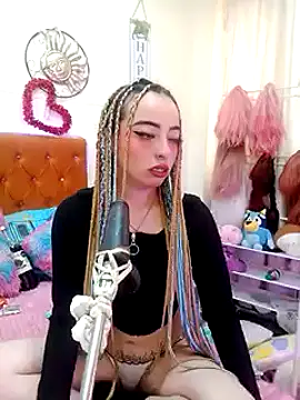 Snapshot of Yennastone chatting on 20, 12, 2024 Yennastone online show from 20, 12, 2024