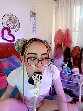 Snapshot of Yennastone chatting on 21, 12, 2024 Yennastone online show from 21, 12, 2024