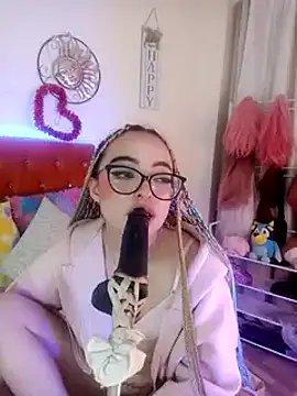 Snapshot of Yennastone chatting on 22, 12, 2024 Yennastone online show from 22, 12, 2024