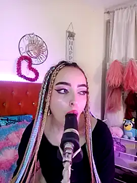 Snapshot of Yennastone chatting on 3, 1, 2025 Yennastone online show from 3, 1, 2025