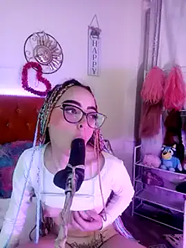 Snapshot of Yennastone chatting on 9, 1, 2025 Yennastone online show from 9, 1, 2025