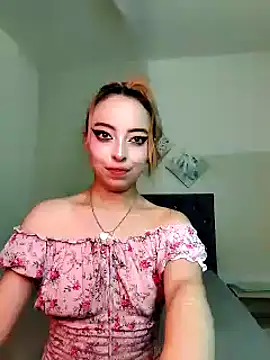 Snapshot of Yennastone chatting on 7, 2, 2025 Yennastone online show from 7, 2, 2025