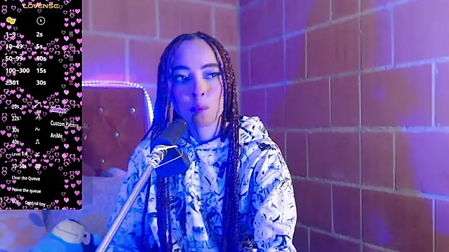 Snapshot of Yennastone chatting on 7, 3, 2025 Yennastone online show from 7, 3, 2025